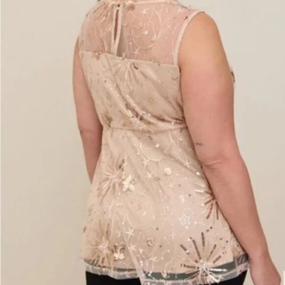 Torrid Brand Women's size 3 Rose gold Embroidered Mesh Lace Babydoll Tank NWT - Picture 2 of 8